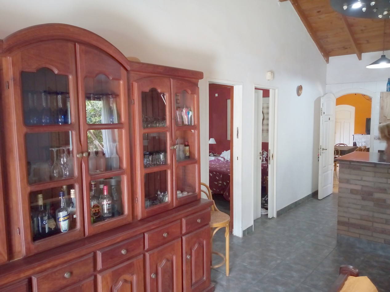 Magnifica Casa Sobre Lote Multifamiliar - 1 1/2 Cuadra de La Playa 