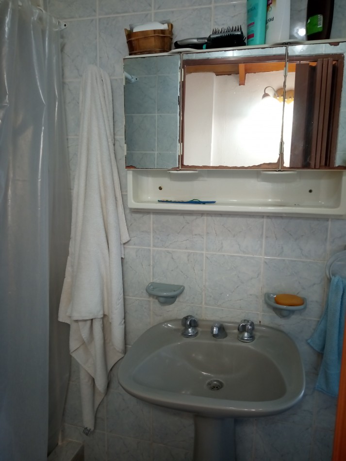 Magnifica Casa Sobre Lote Multifamiliar - 1 1/2 Cuadra de La Playa 