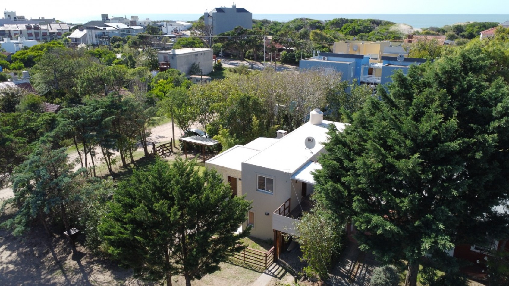 Dos departamentos sobre Lote Multifamiliar en Mar de Ostende