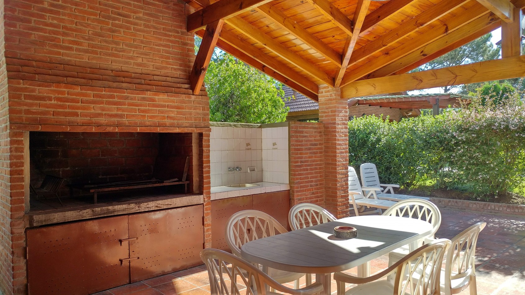 Casa en venta a 200 mts de la playa Valeria del Mar- Pinamar