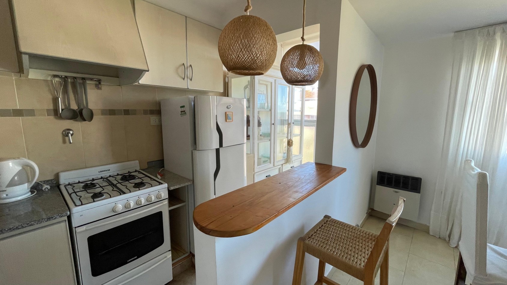 Hermoso departamento con VISTA AL MAR, 3 ambientes c/estacionamiento, Zona Muelle (GAS NATURAL)