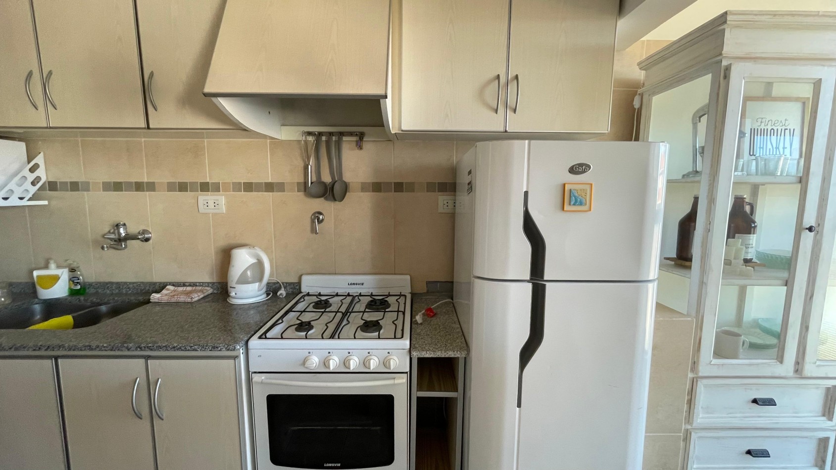 Hermoso departamento con VISTA AL MAR, 3 ambientes c/estacionamiento, Zona Muelle (GAS NATURAL)