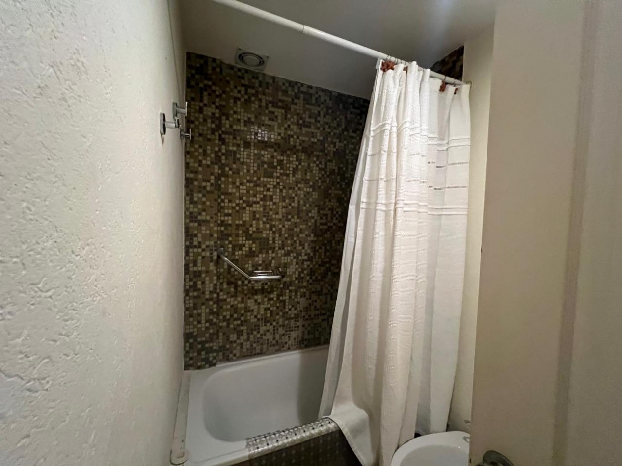 VENTA DE DEPARTAMENTO- Azopardo 29, a poco metros del mar. Valeria del Mar.