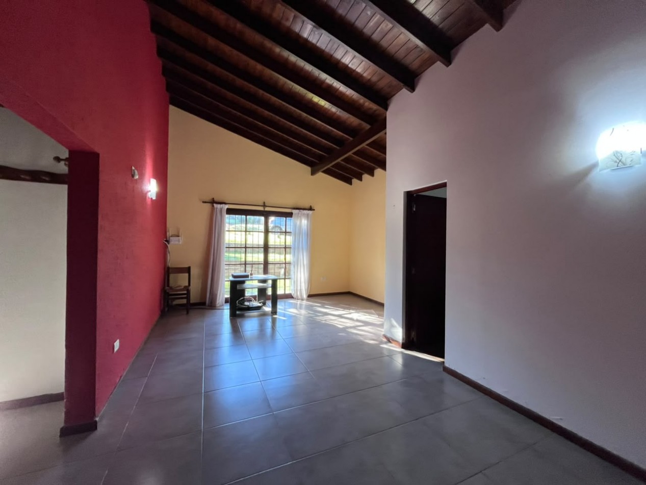 Venta de Casa 5 ambientes en Pinamar Zona B5 cerca del mar y centro comercial (cuenta c/Gas Natural )