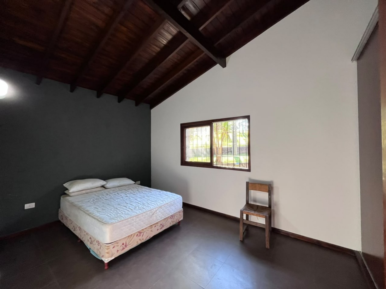 Venta de Casa 5 ambientes en Pinamar Zona B5 cerca del mar y centro comercial (cuenta c/Gas Natural )