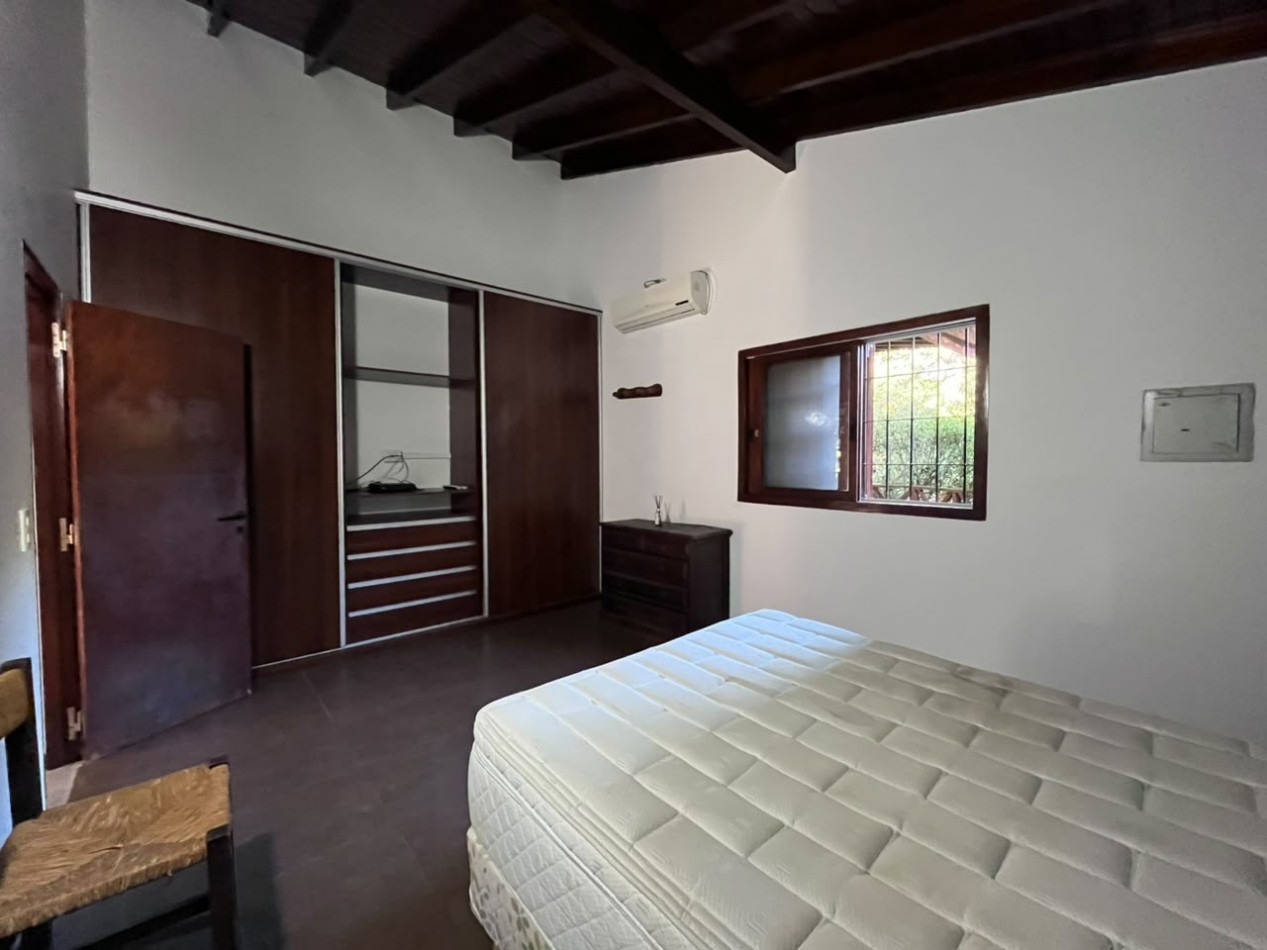 Venta de Casa 5 ambientes en Pinamar Zona B5 cerca del mar y centro comercial (cuenta c/Gas Natural )