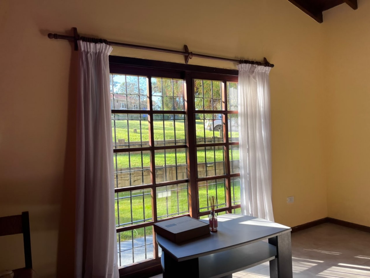 Venta de Casa 5 ambientes en Pinamar Zona B5 cerca del mar y centro comercial (cuenta c/Gas Natural )