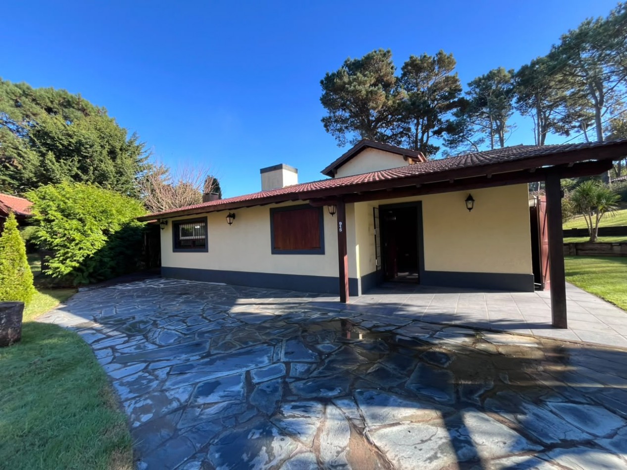 Venta de Casa 5 ambientes en Pinamar Zona B5 cerca del mar y centro comercial (cuenta c/Gas Natural )