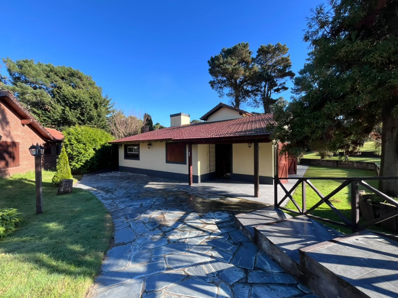 Venta de Casa 5 ambientes en Pinamar Zona B5 cerca del mar y centro comercial (cuenta c/Gas Natural )