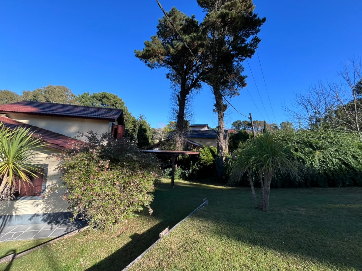 Venta de Casa 5 ambientes en Pinamar Zona B5 cerca del mar y centro comercial (cuenta c/Gas Natural )
