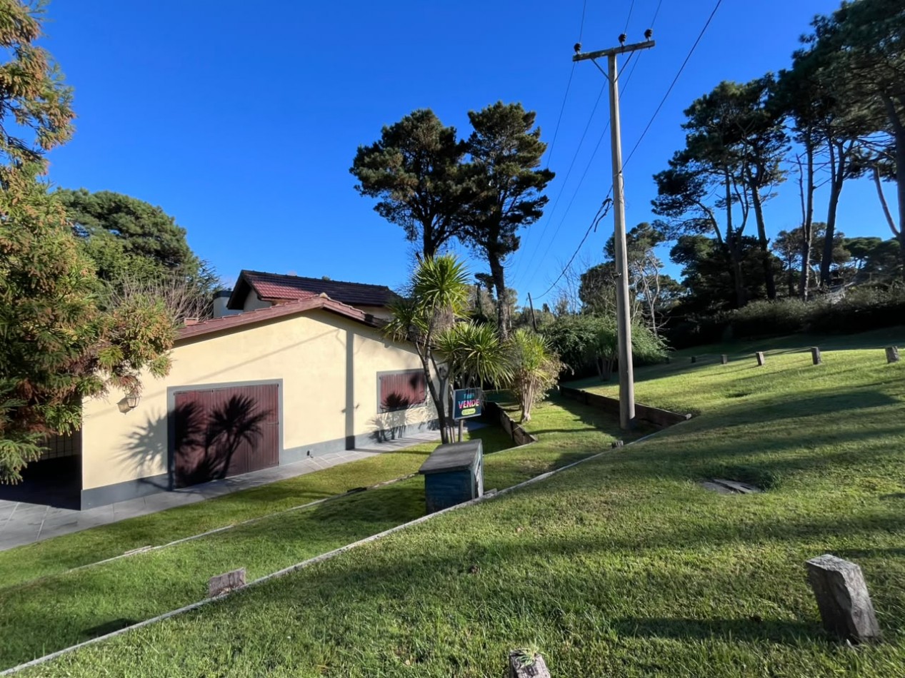 Venta de Casa 5 ambientes en Pinamar Zona B5 cerca del mar y centro comercial (cuenta c/Gas Natural )
