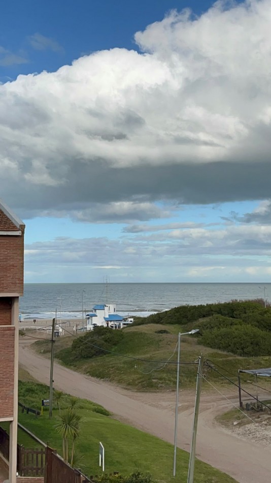 Hermoso departamento con VISTA AL MAR, 3 ambientes c/estacionamiento, Zona Muelle (GAS NATURAL)