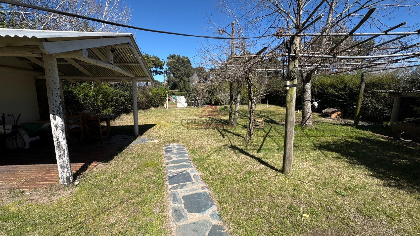 Venta Casa + Departamento.