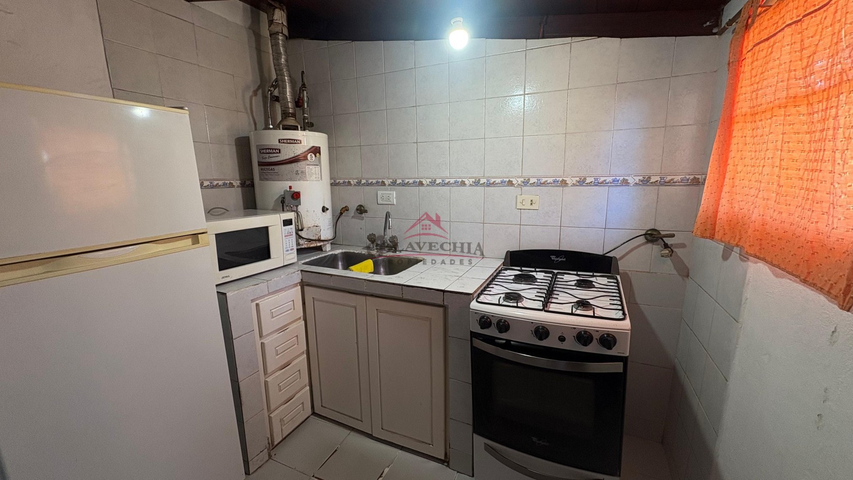 Venta Casa + Departamento.