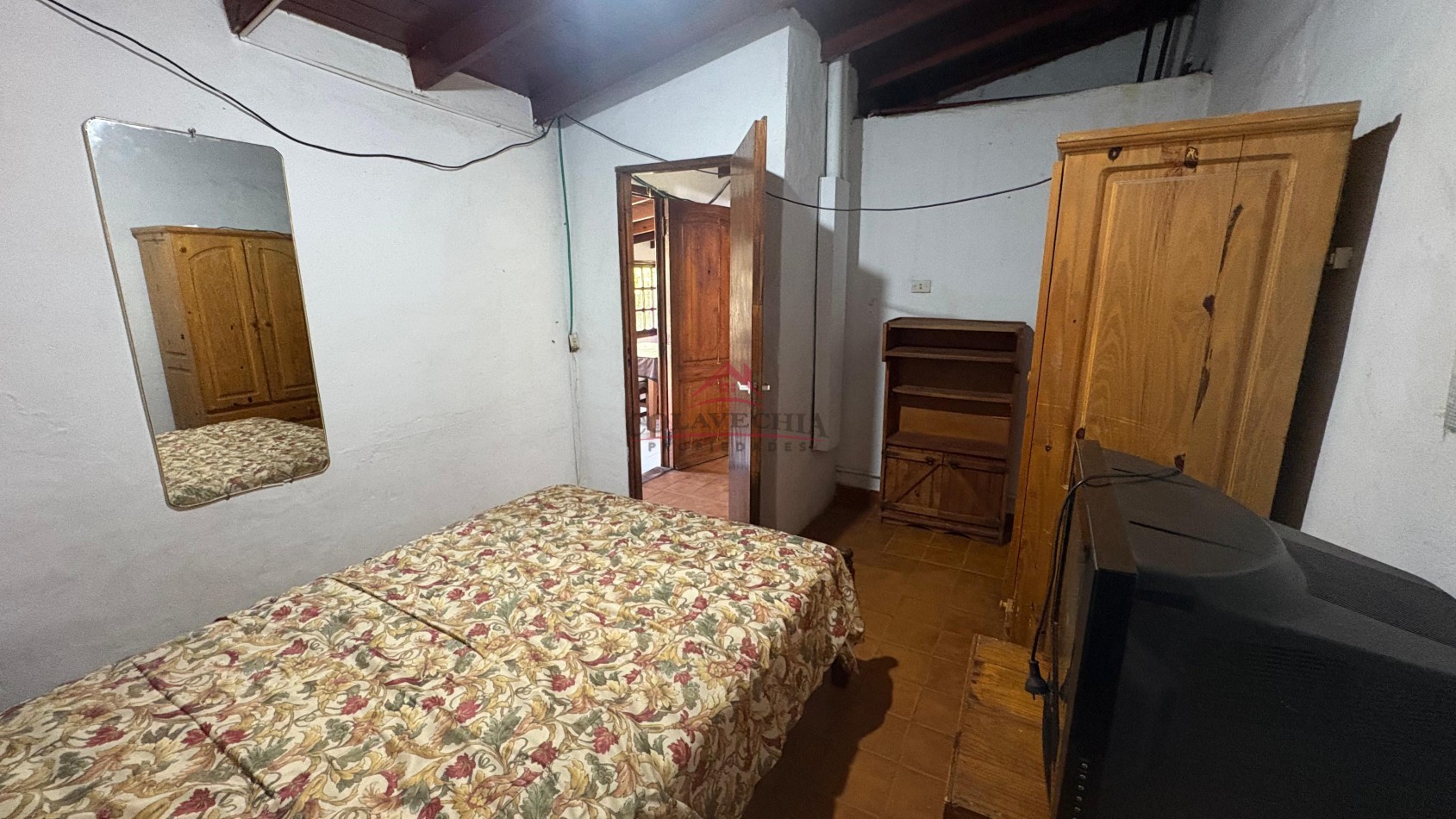 Venta Casa + Departamento.