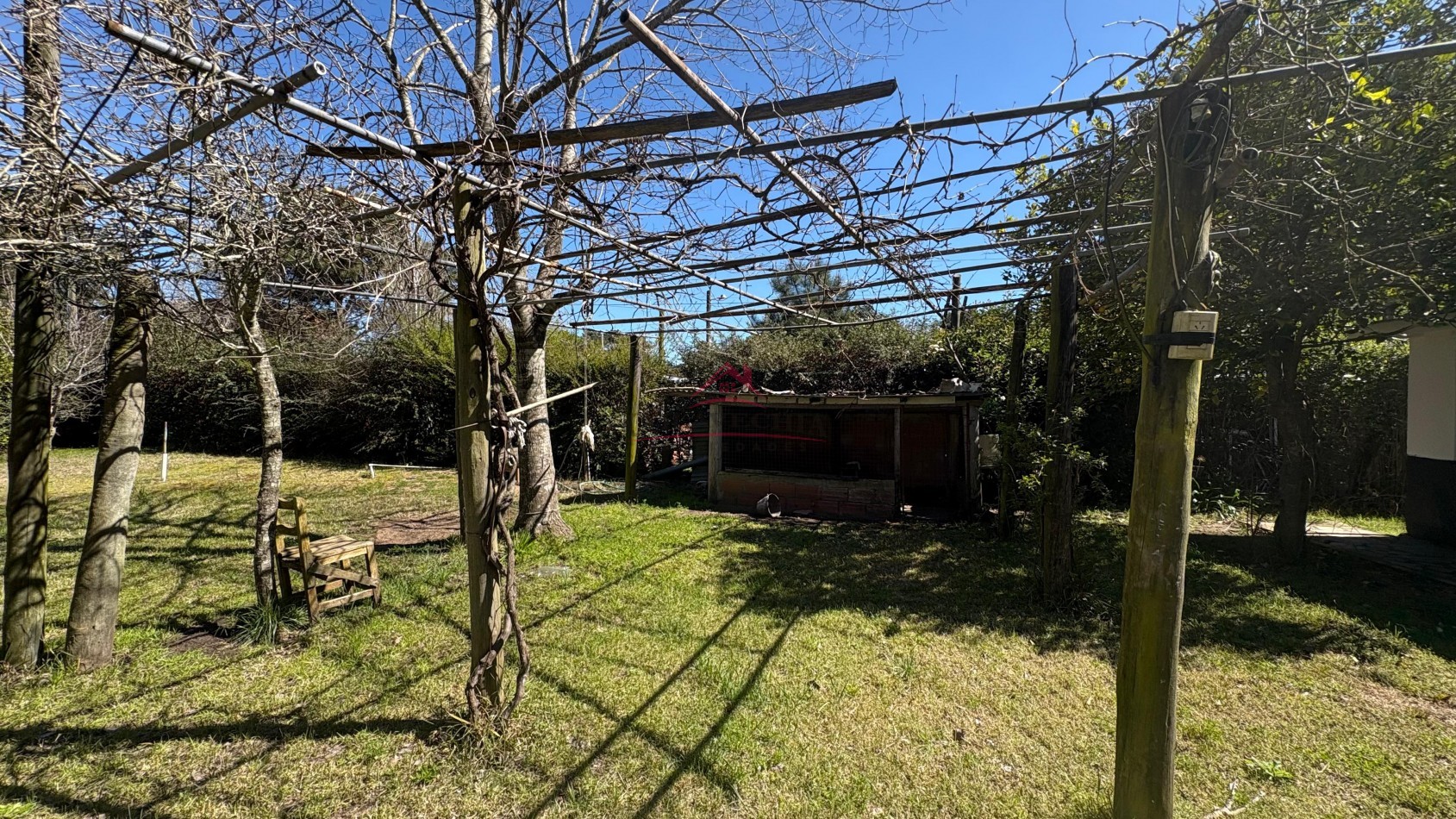 Venta Casa + Departamento.